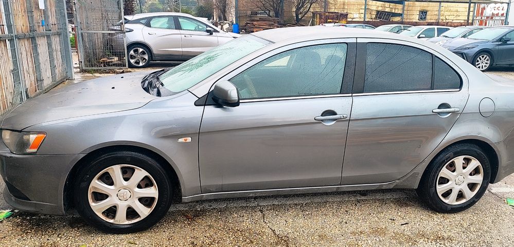 מיצובישי לנסר