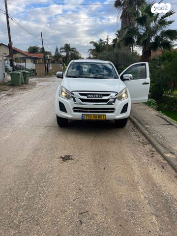 איסוזו די-מקס