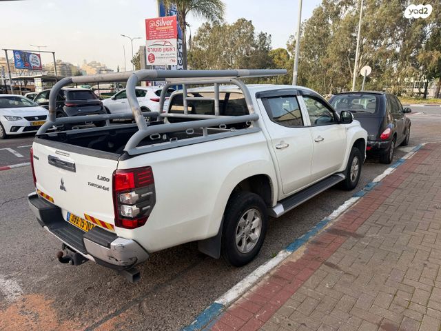 מיצובישי טרייטון / L200