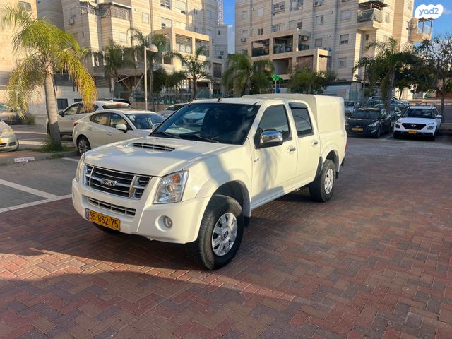 איסוזו די-מקס