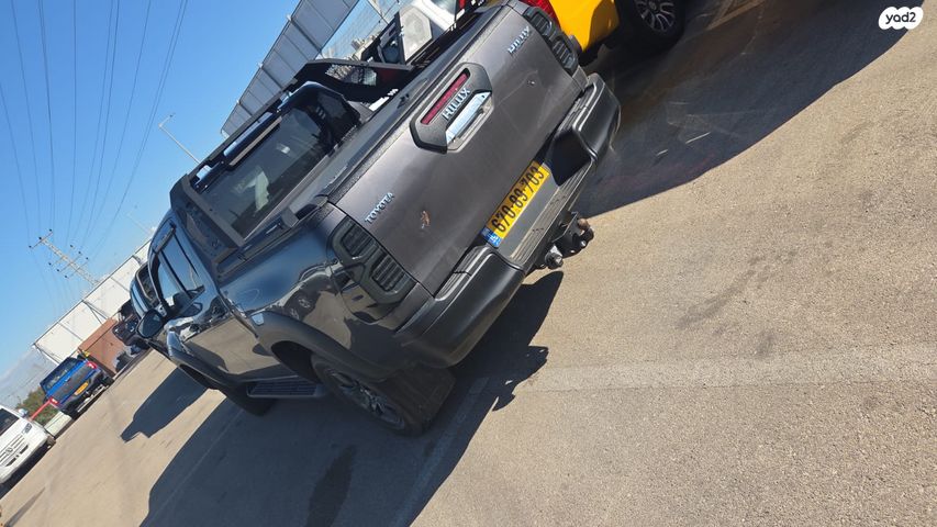 מודעת רכב טויוטה היילקס 2