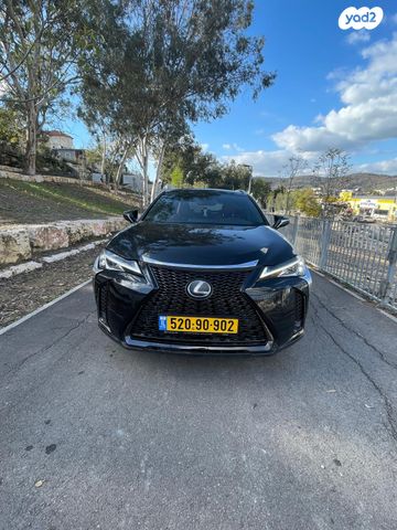 מודעת רכב לקסוס UX