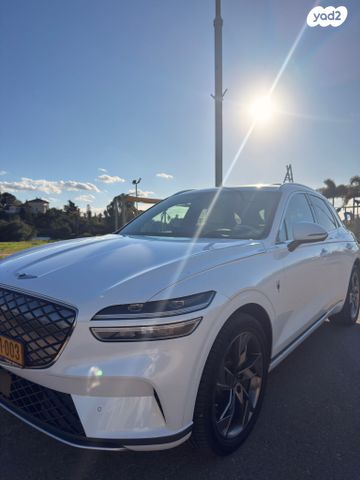 מודעת רכב ג'נסיס GV70