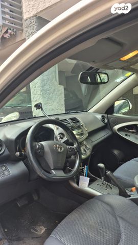 מודעת רכב טויוטה RAV4