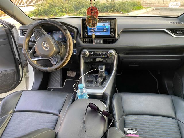 מודעת רכב טויוטה RAV4