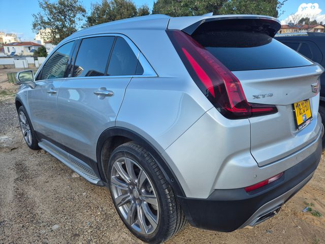 קאדילק XT4
