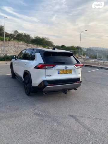טויוטה RAV4