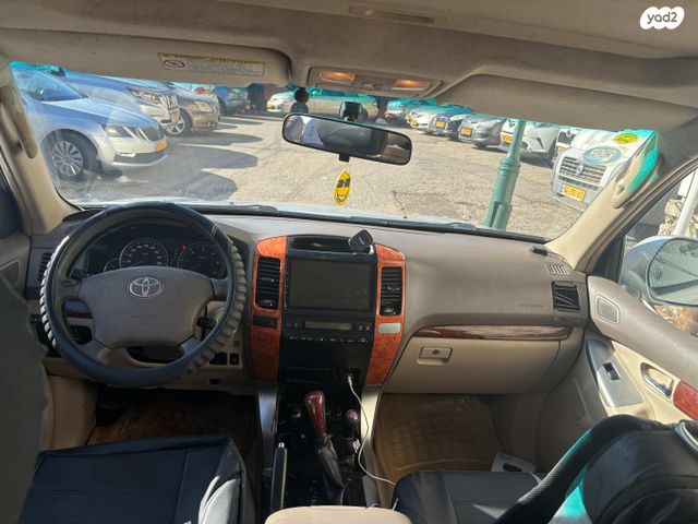 טויוטה לנד קרוזר