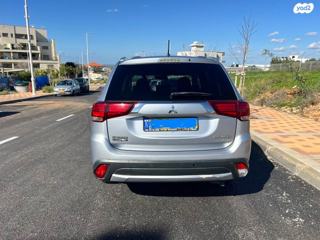 מיצובישי אאוטלנדר