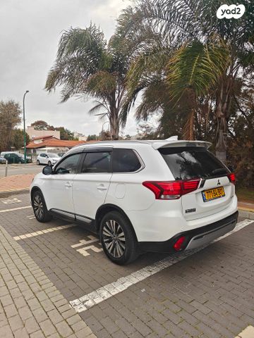 מיצובישי אאוטלנדר