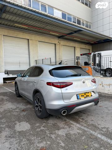 אלפא רומיאו סטלביו