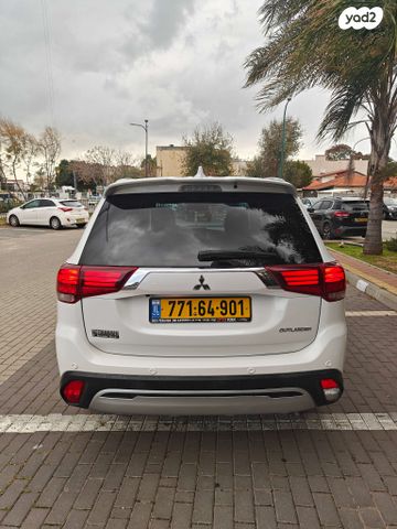 מיצובישי אאוטלנדר