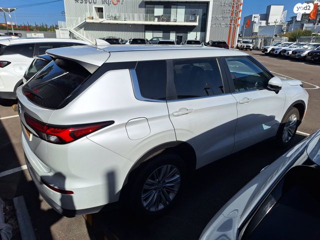 מיצובישי אאוטלנדר