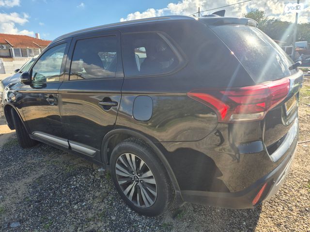 מיצובישי אאוטלנדר