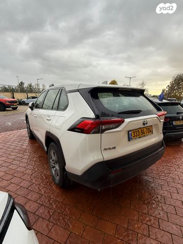 טויוטה RAV4
