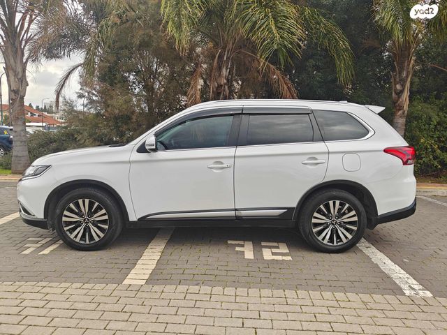 מיצובישי אאוטלנדר