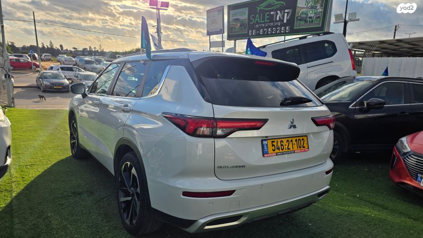 מיצובישי אאוטלנדר