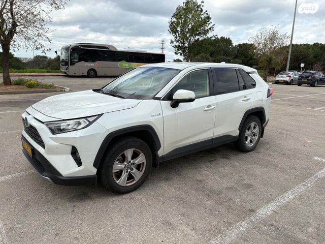 טויוטה RAV4