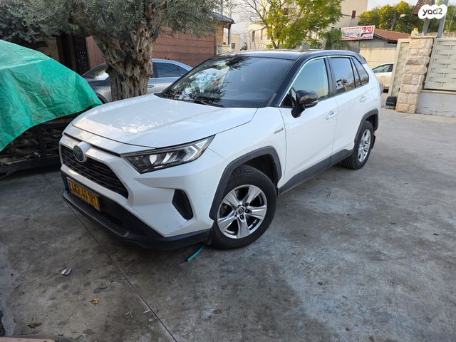 מודעת רכב טויוטה RAV4