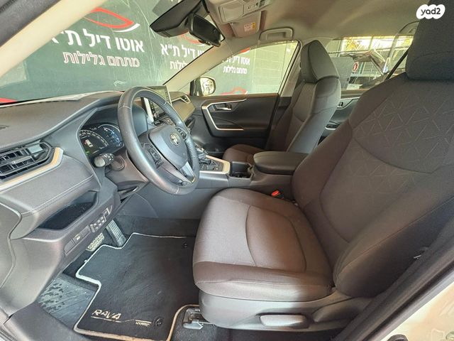 טויוטה RAV4