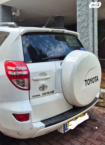 טויוטה RAV4