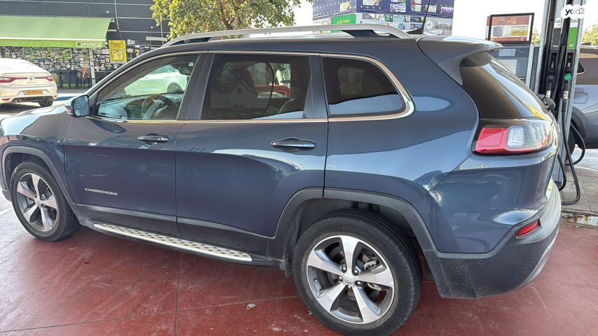 מודעת רכב ג'יפ צ'ירוקי