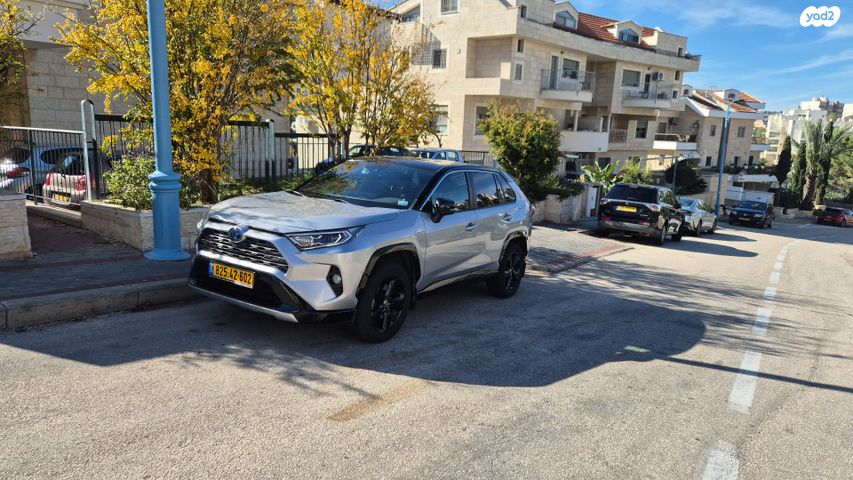 מודעת רכב טויוטה RAV4