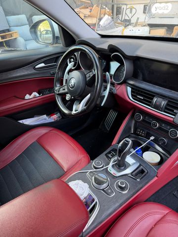 אלפא רומיאו סטלביו