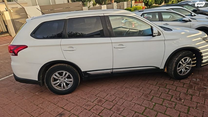 מיצובישי אאוטלנדר