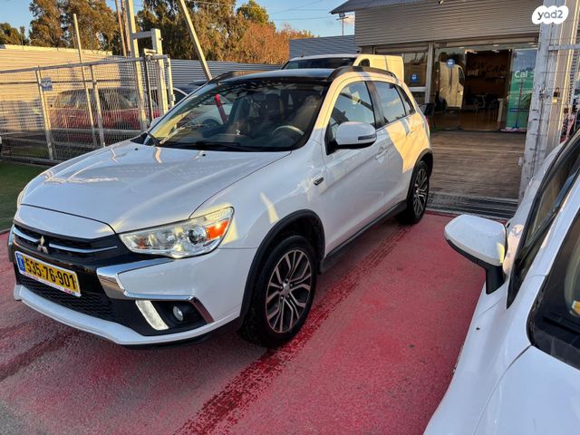 מודעת רכב מיצובישי ASX