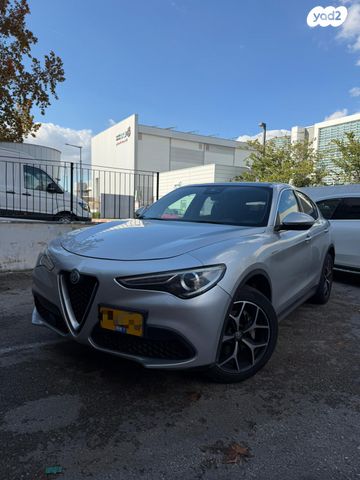 מודעת רכב אלפא רומיאו סטלביו