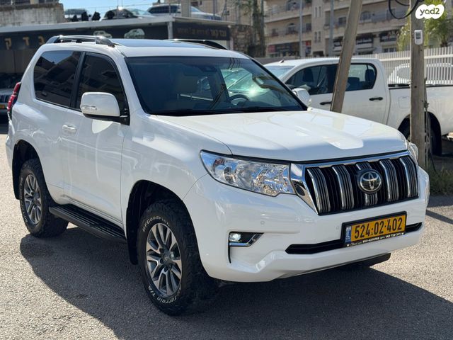 טויוטה לנד קרוזר