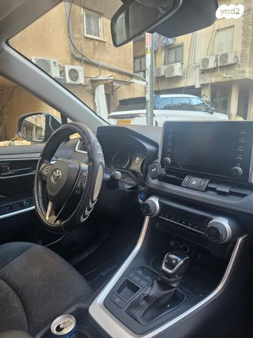 מודעת רכב טויוטה RAV4