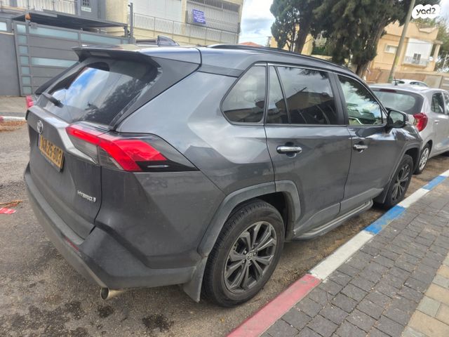 טויוטה RAV4