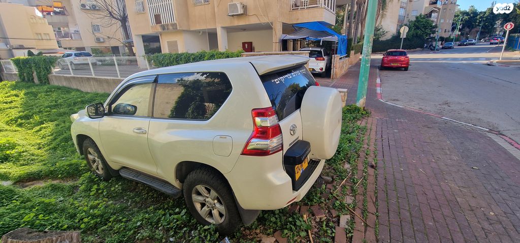 טויוטה לנד קרוזר