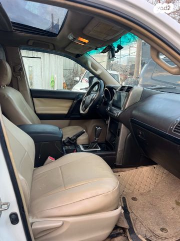 טויוטה לנד קרוזר