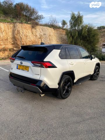 טויוטה RAV4