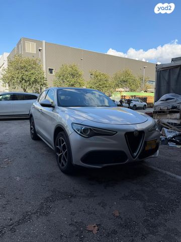 אלפא רומיאו סטלביו