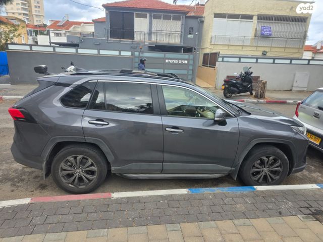טויוטה RAV4