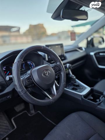טויוטה RAV4