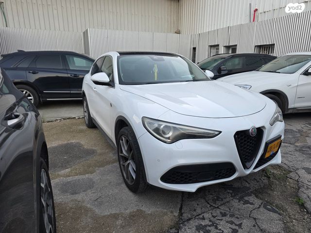 מודעת רכב אלפא רומיאו סטלביו