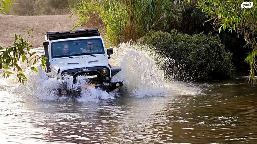 מודעת רכב ג'יפ רנגלר