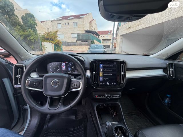 וולוו XC40