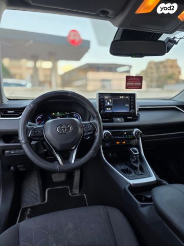 טויוטה RAV4