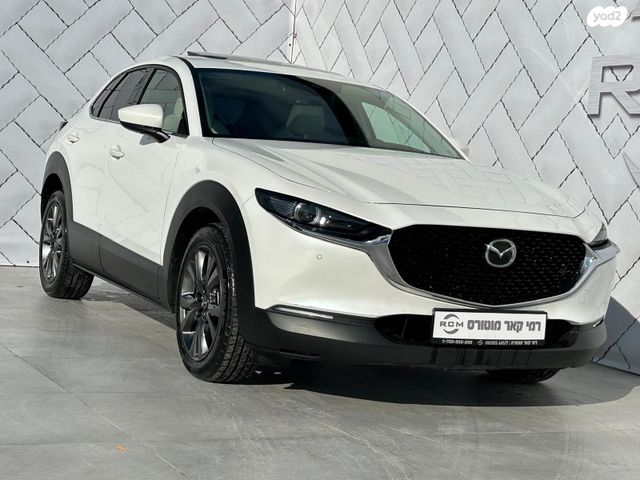 מודעת רכב מאזדה CX-30