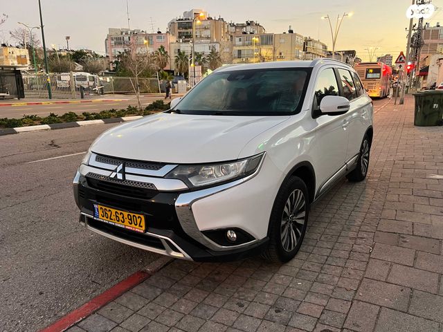 מיצובישי אאוטלנדר