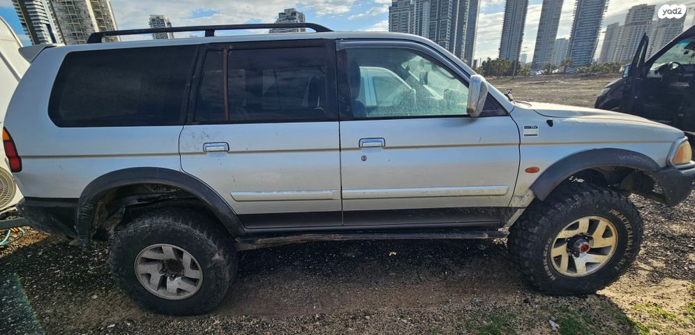 מודעת רכב מיצובישי פג'רו