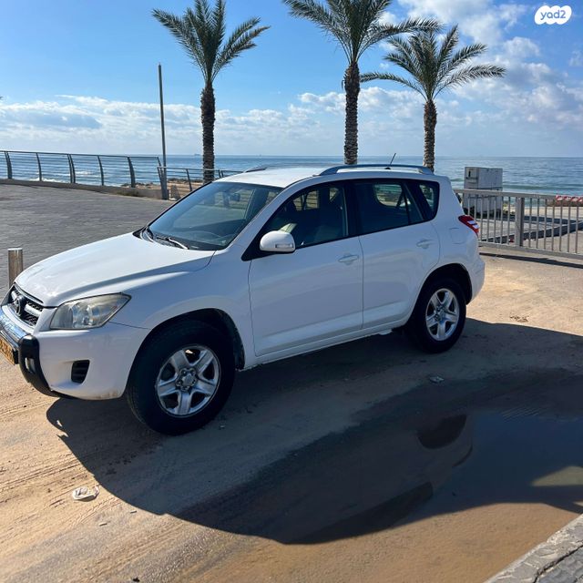 מודעת רכב טויוטה RAV4