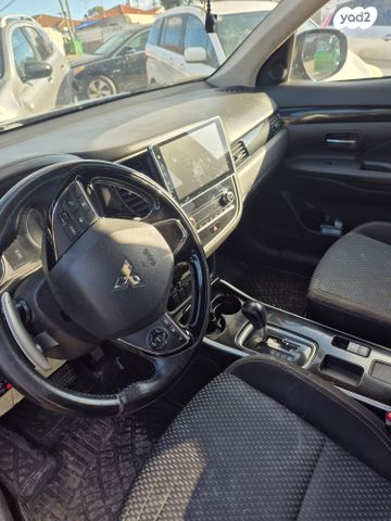 מיצובישי אאוטלנדר