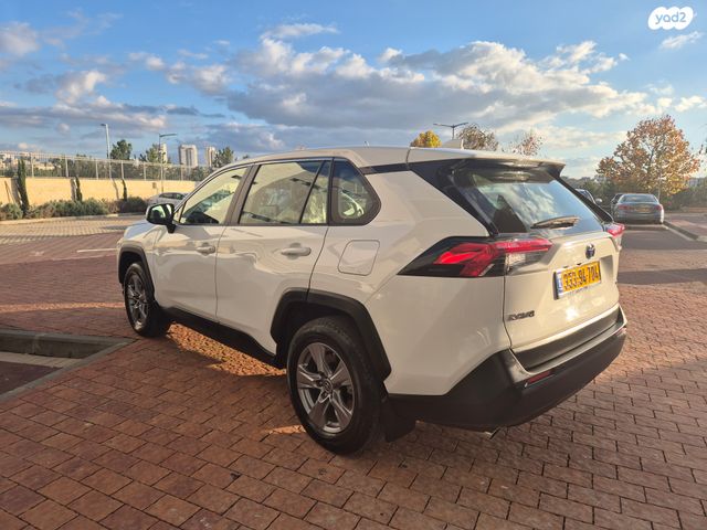 טויוטה RAV4